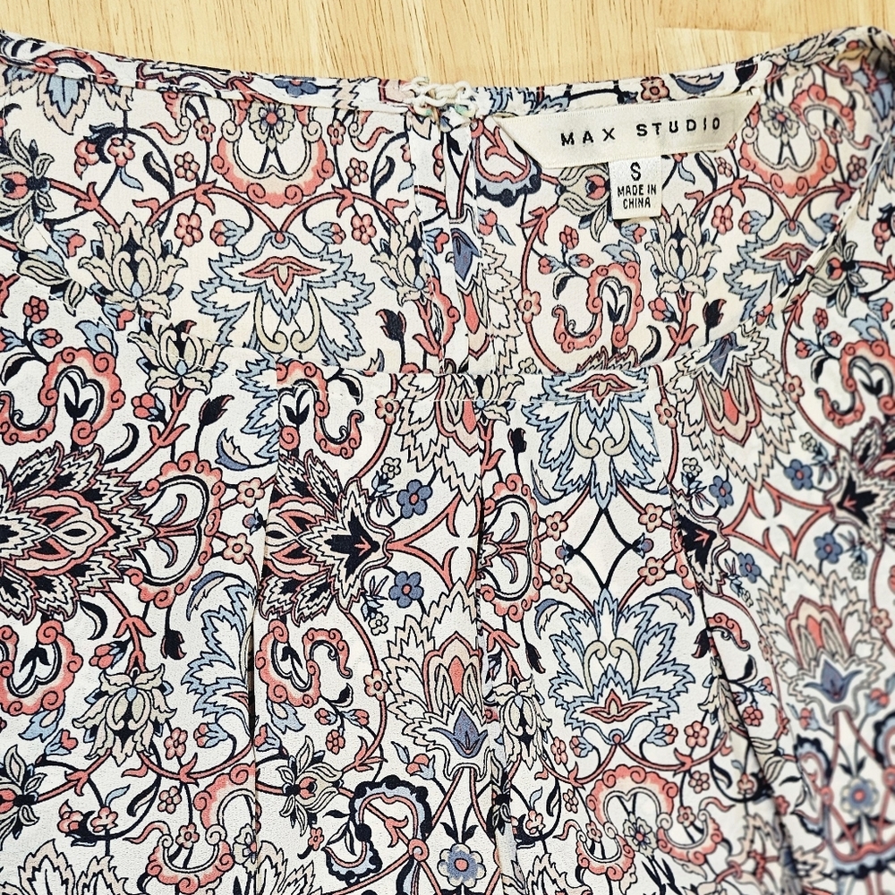 Max Studio Sleeveless Patterned Top - image 5